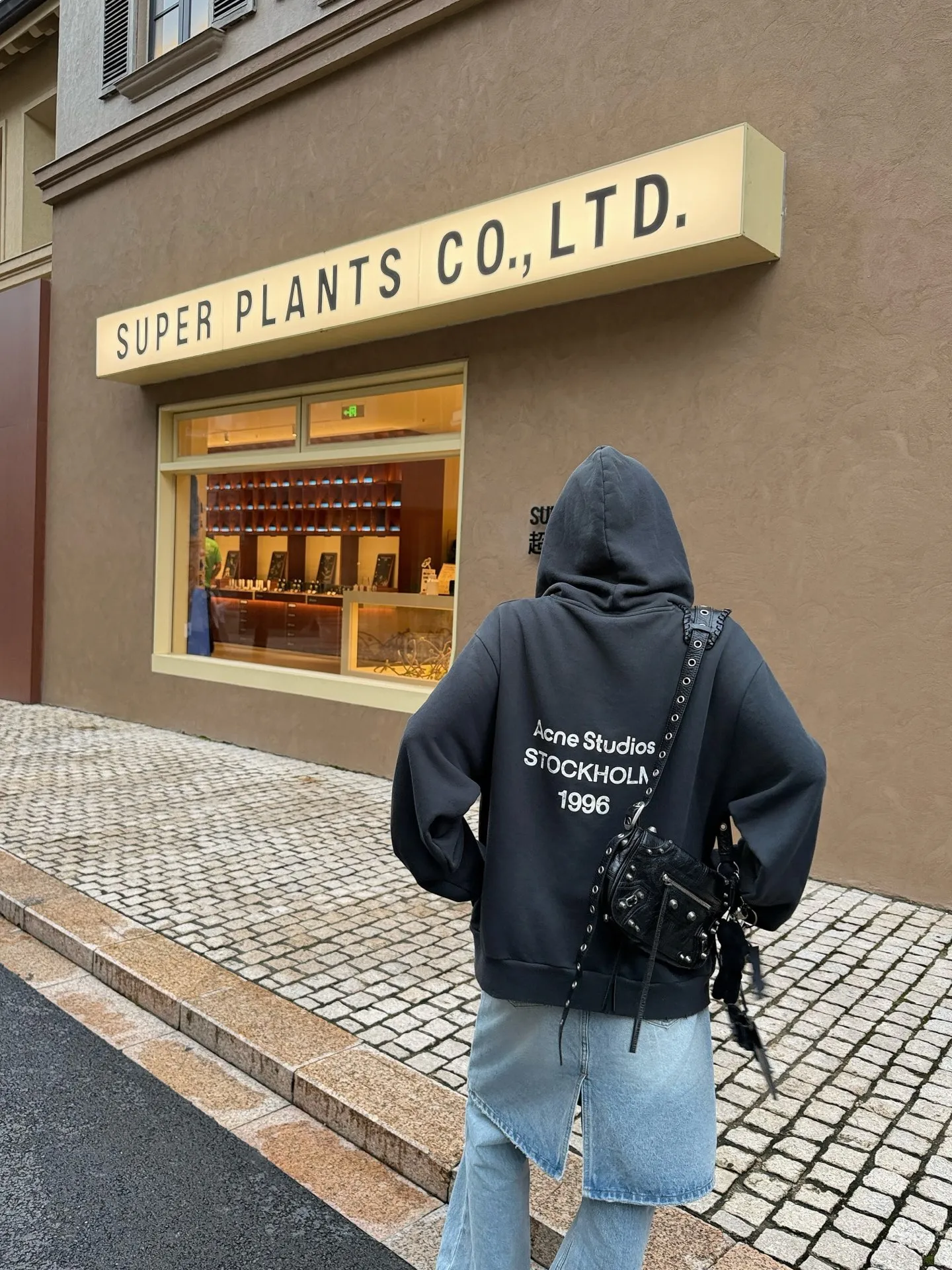 【 】